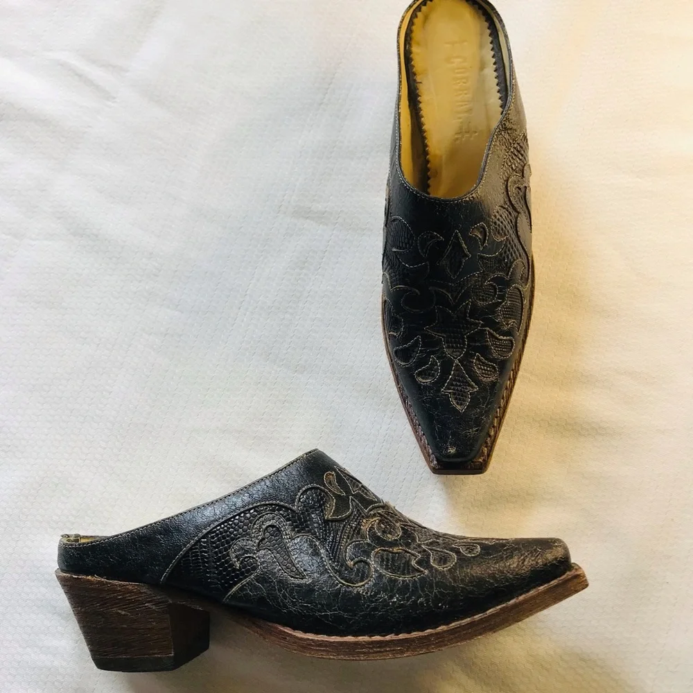 Corral Black Embroidered Mules - Picture 4 of 12